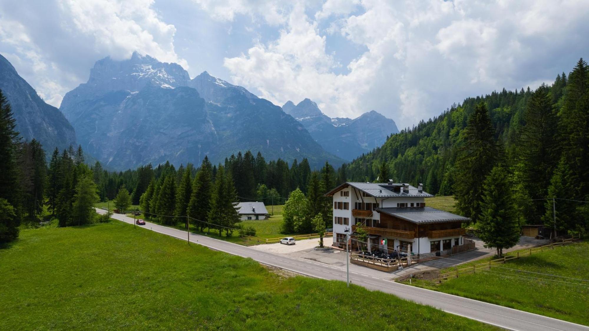 5 Hotel Centrali da Non Perdere vicino al Lago di Sorapiss