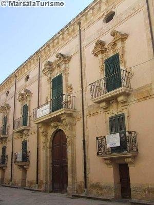Esterno di Palazzo Fici