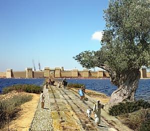 Ricostruzione del lato nord della città e della unica via d'accesso (da wikipedia)